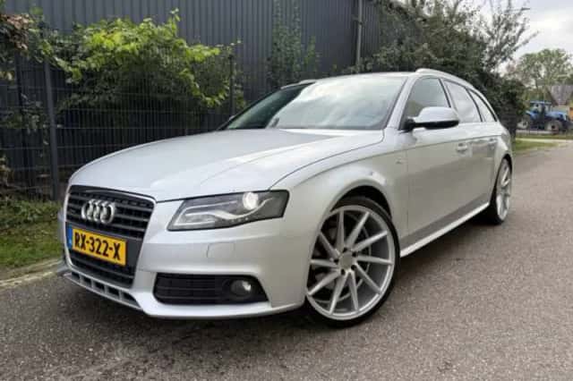 Audi A4 (2010) thumbnail 1
