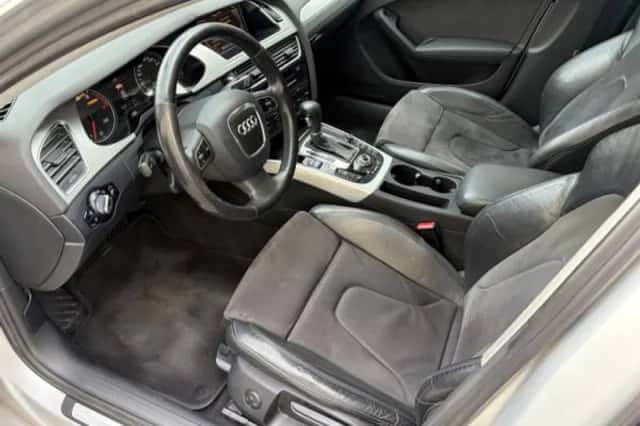 Audi A4 (2010) thumbnail 5