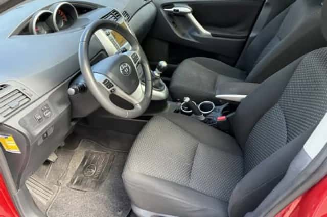 Toyota Verso (2010) thumbnail 1