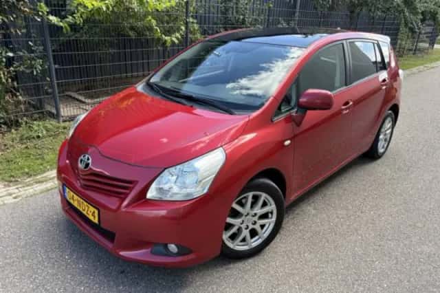 Toyota Verso (2010) thumbnail 4