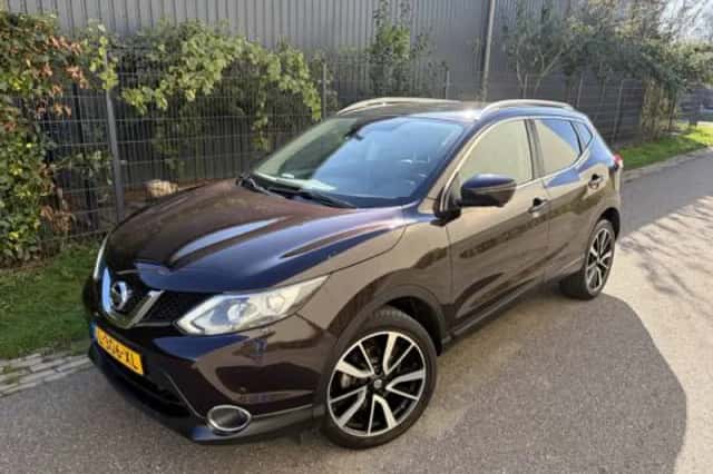 Nissan Qashqai (2015) thumbnail 2