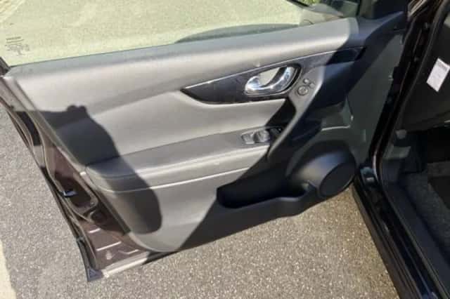 Nissan Qashqai (2015) thumbnail 6