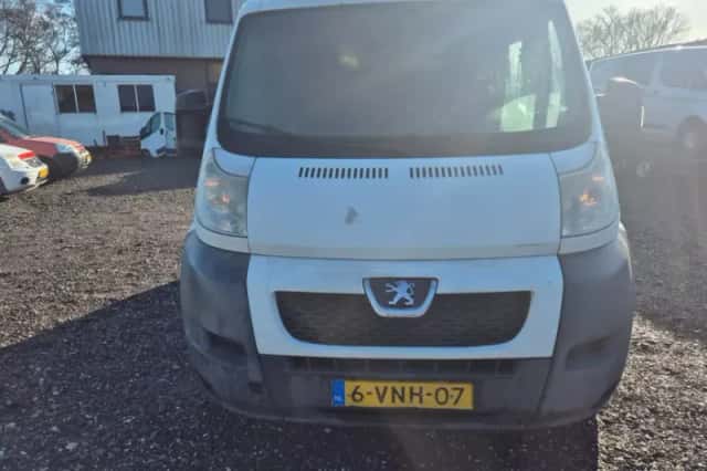 Peugeot Boxer (2011) thumbnail 2