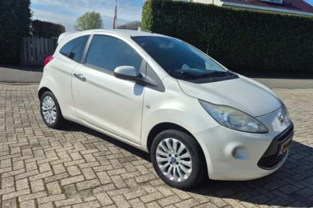 Ford Ka (2010) thumbnail 3