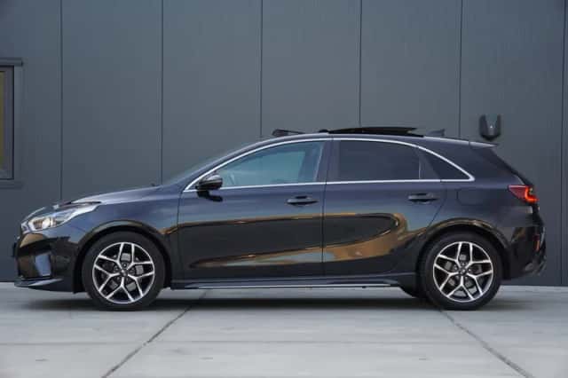 Kia Ceed (2021) thumbnail 2