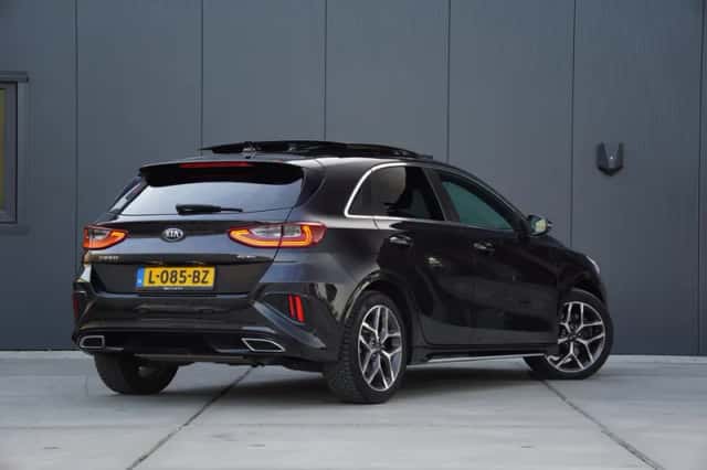 Kia Ceed (2021) thumbnail 5