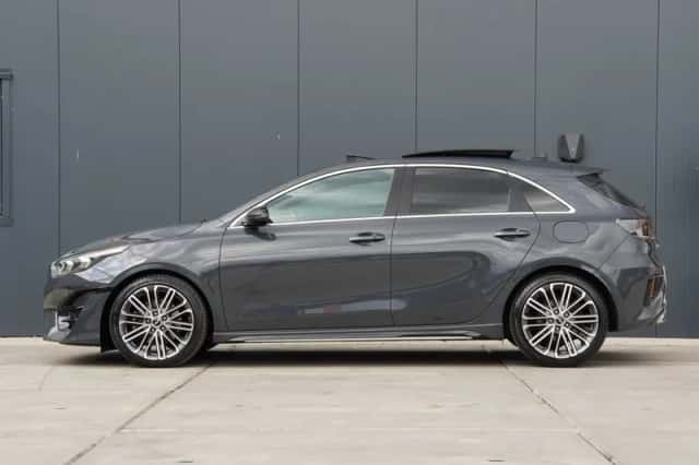 Kia Ceed (2022) thumbnail 2