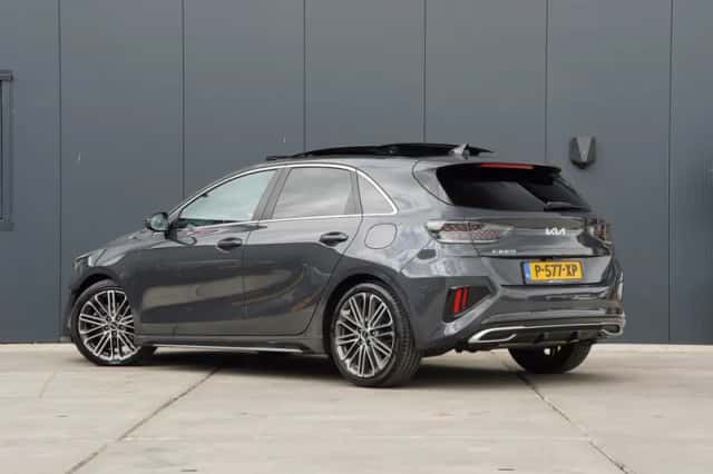 Kia Ceed (2022) thumbnail 4