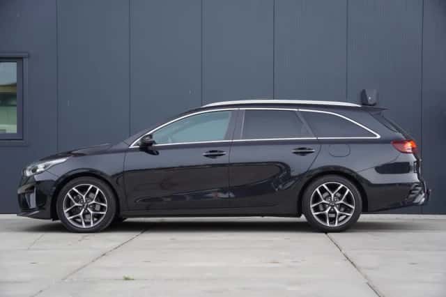 Kia Ceed Sportswagon (2021) thumbnail 2