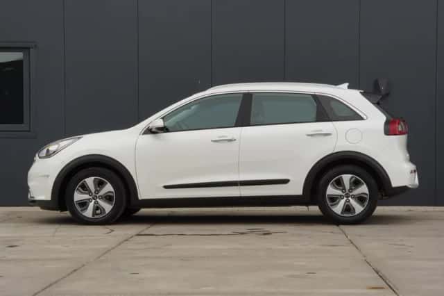 Kia Niro (2018) thumbnail 2