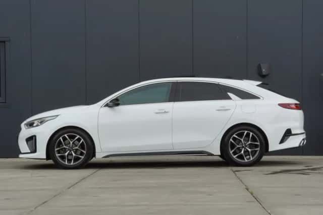 Kia Proceed (2021) thumbnail 2