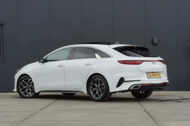 Kia Proceed (2021) thumbnail 4