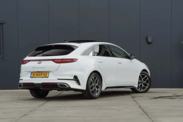 Kia Proceed (2021) thumbnail 5