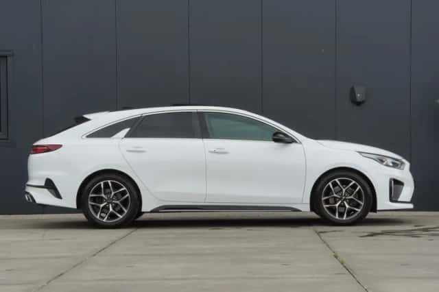 Kia Proceed (2021) thumbnail 6