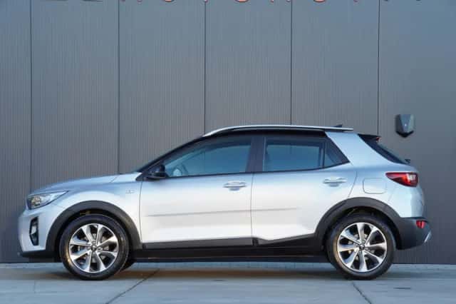 Kia Stonic (2020) thumbnail 2