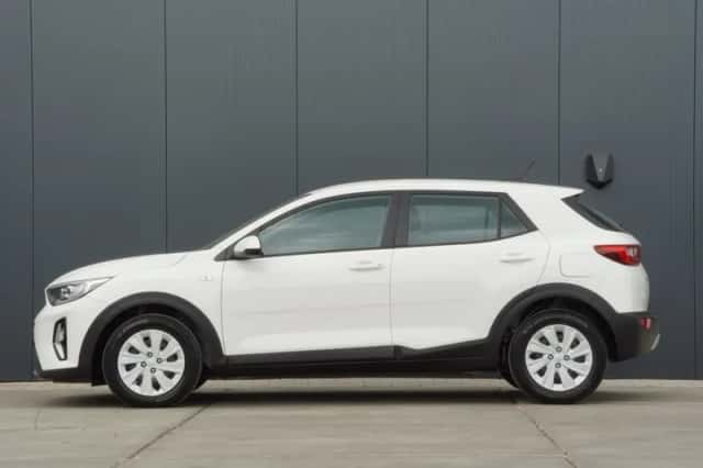 Kia Stonic (2021) thumbnail 2