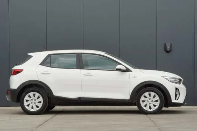 Kia Stonic (2021) thumbnail 6