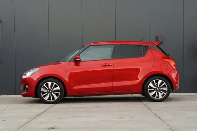 Suzuki Swift (2017) thumbnail 2