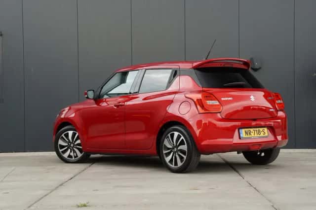 Suzuki Swift (2017) thumbnail 4