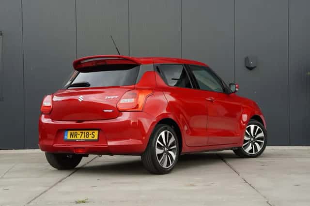 Suzuki Swift (2017) thumbnail 5