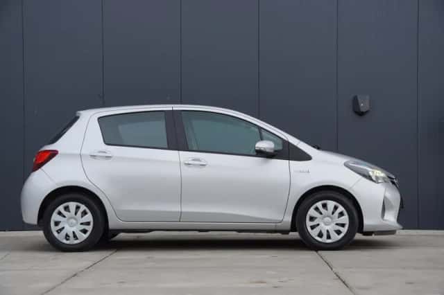 Toyota Yaris (2017) thumbnail 6