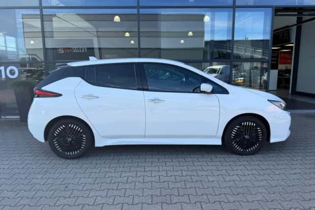 Nissan Leaf (2022) thumbnail 5