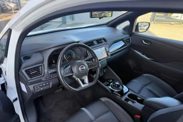 Nissan Leaf (2022) thumbnail 6