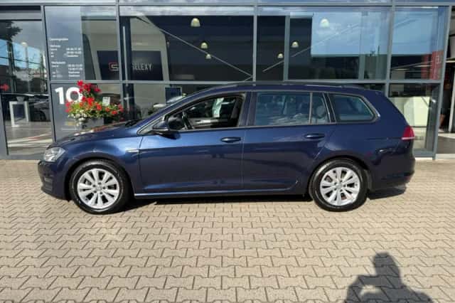 Volkswagen Golf (2017) thumbnail 5