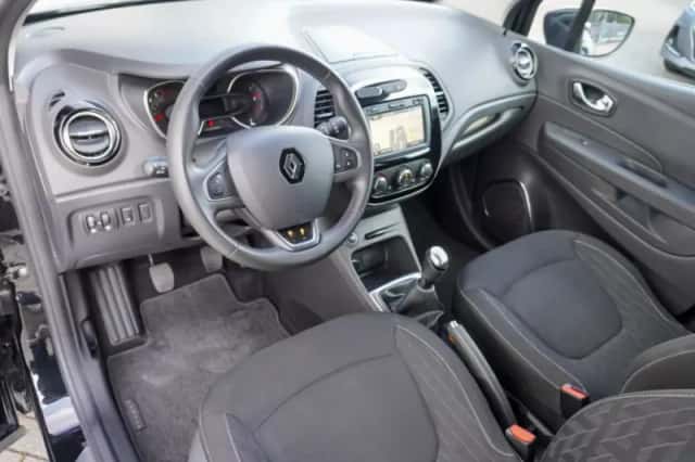 Renault Captur (2019) thumbnail 3