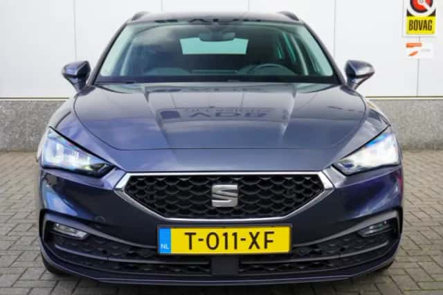 SEAT Leon (2023) thumbnail 5