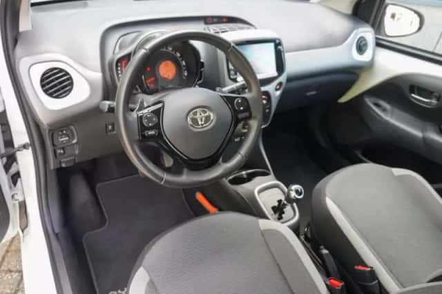 Toyota Aygo (2020) thumbnail 3