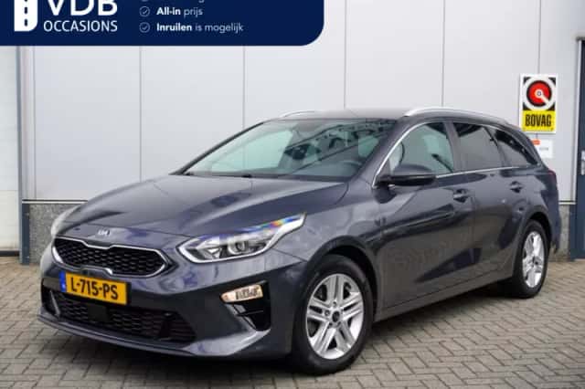 Kia Ceed (2021) thumbnail 2
