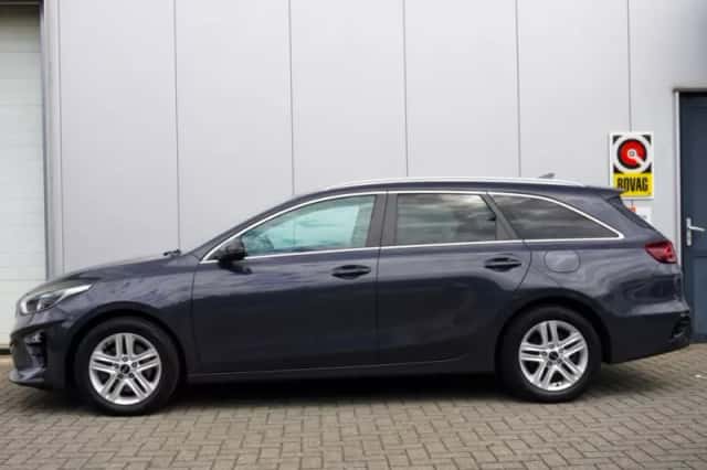Kia Ceed (2021) thumbnail 4