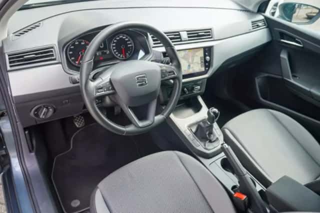 SEAT Ibiza (2017) thumbnail 3