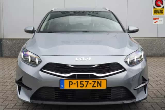 Kia Ceed (2022) thumbnail 4