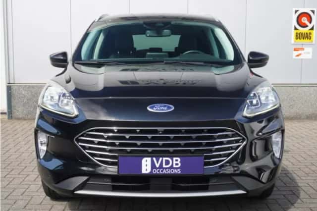 Ford Kuga (2021) thumbnail 4