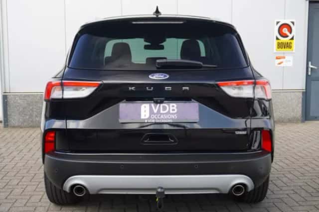 Ford Kuga (2021) thumbnail 5