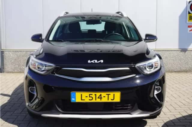Kia Stonic (2021) thumbnail 5