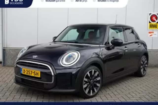 MINI Cooper (2024) thumbnail 1