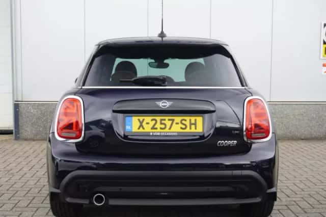 MINI Cooper (2024) thumbnail 5