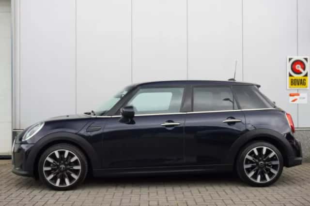 MINI Cooper (2024) thumbnail 6