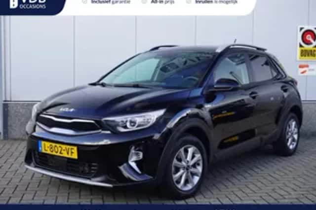 Kia Stonic (2021) thumbnail 1