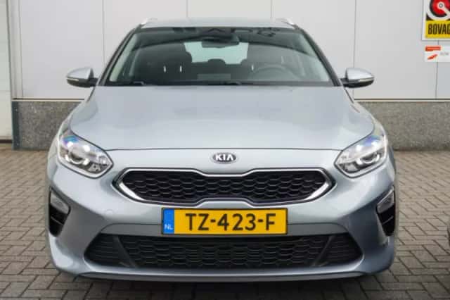Kia Ceed (2019) thumbnail 4