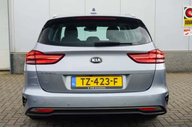 Kia Ceed (2019) thumbnail 5