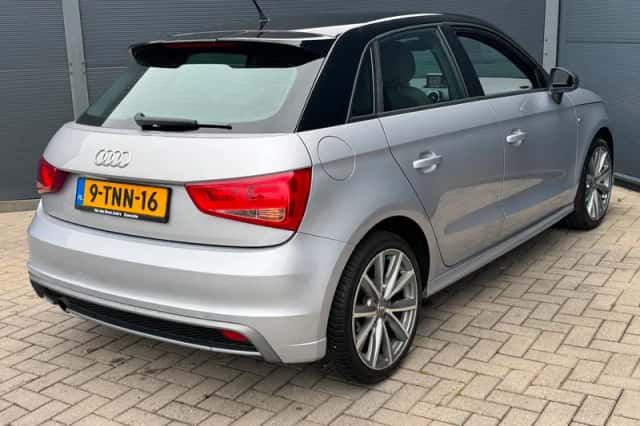 Audi A1 (2014) thumbnail 2