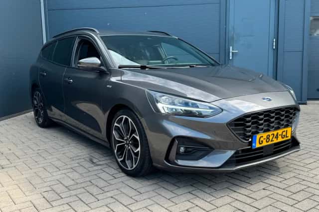 Ford Focus (2018) thumbnail 3