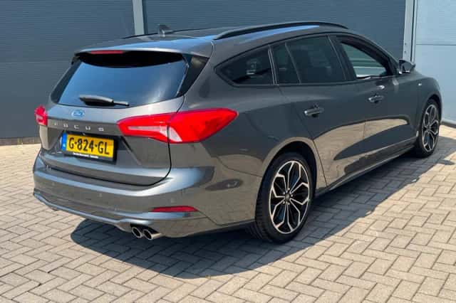 Ford Focus (2018) thumbnail 4