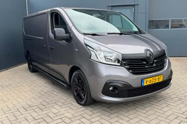 Renault Trafic (2017) thumbnail 3