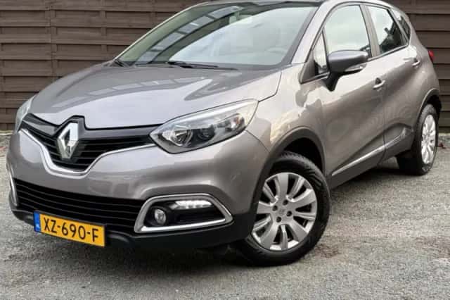 Renault Captur (2015) thumbnail 1