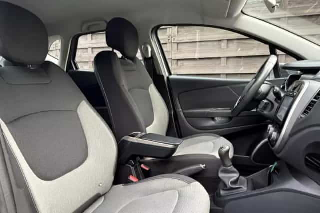 Renault Captur (2015) thumbnail 4